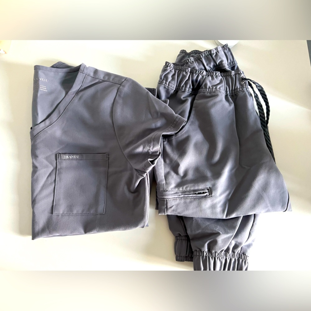Jaanuu grey scrubs